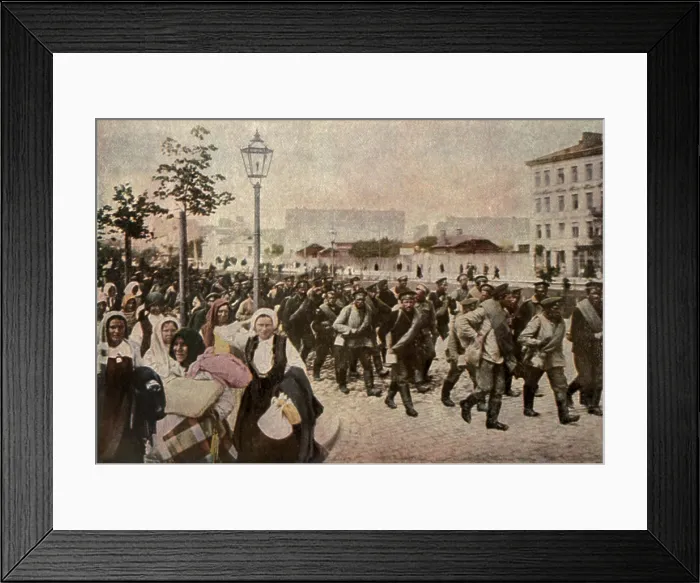 Framed Print : World War 1. The main body of the Russian Army withdraws from Warsaw embarking on its Great Retreat'. May 1915 Framed Print : World War 1. The main body of the Russian Army withdraws from Warsaw embarking on its Great Retreat'. May 1915
