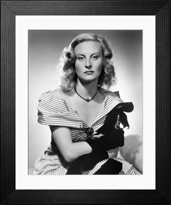 Framed Print : THE CHASE, Michele Morgan, 1946