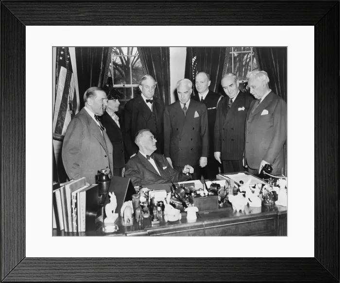 Framed Print : President Roosevelt, meets U.S. delegates to United Nations conference in San Francisco. L-R: Rep. Sol Bloom; Dean Virginia Gildersleeve; Sen