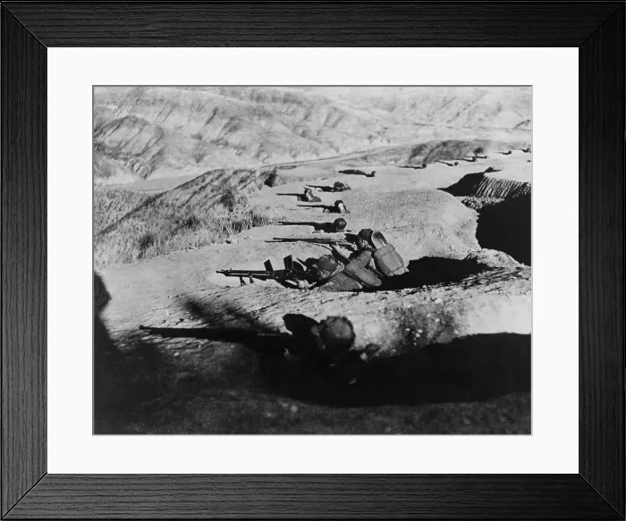Framed Print : Chinese soldiers in fox holes during the Second Sino-Japanese War /  World War 2. Ca. 1942-43. (BSLOC_2013_14_76)