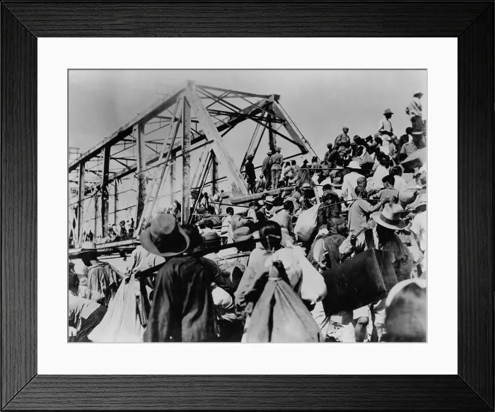 Framed Print : Chinese refugees crossing a bridge to escape Japanese invaders. Second Sino-Japanese War / World War 2. Ca. 1937-45. (BSLOC_2013_14_72) Framed Print : Chinese refugees crossing a bridge to escape Japanese invaders. Second Sino-Japanese War / World War 2. Ca. 1937-45. (BSLOC_2013_14_72)