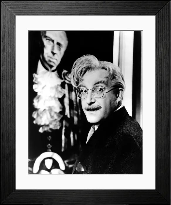Framed Print : THE BATTLE OF THE SEXES, Peter Sellers, 1960 Framed Print : THE BATTLE OF THE SEXES, Peter Sellers, 1960