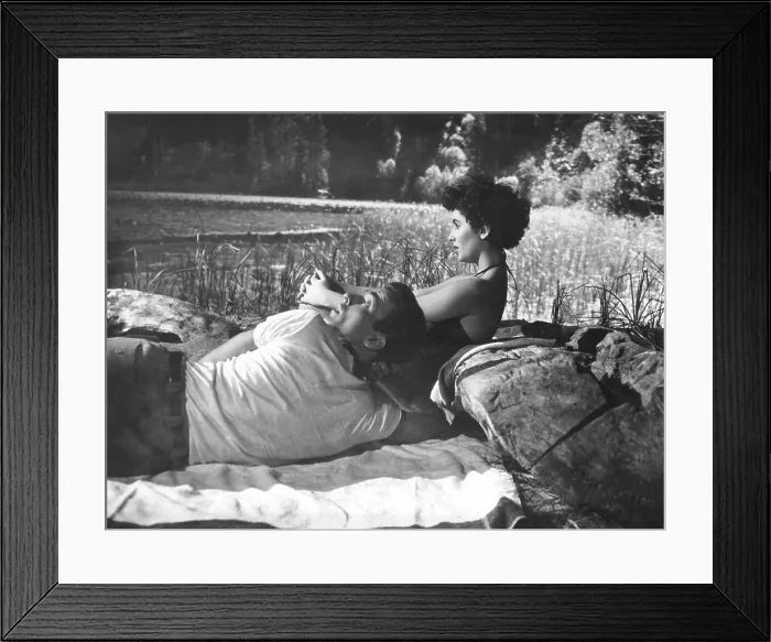 Framed Print : A PLACE IN THE SUN, from left: Montgomery Clift, Elizabeth Taylor, 1951 Framed Print : A PLACE IN THE SUN, from left: Montgomery Clift, Elizabeth Taylor, 1951