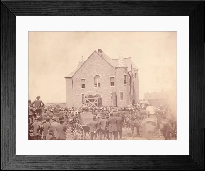 Framed Print : The public hanging of double murderer Albert E. Haunstine at Broken Bow, Nebraska, May 22, 1891