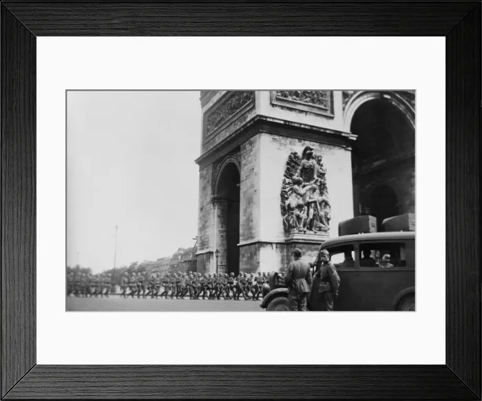 Framed Print : German troops marching around Arc de Triomphe, on the first day to the Nazi occupation of Paris