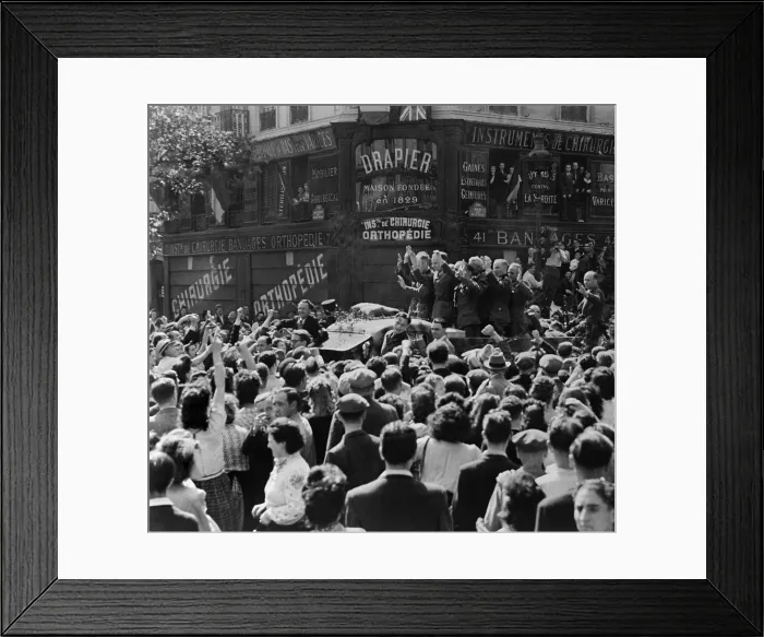 Framed Print : Angry Parisians raise clenched fists at Nazi officers in a Free French Forces truck. August 19-24, 1944, World War 2. (BSLOC_2014_2_140) Framed Print : Angry Parisians raise clenched fists at Nazi officers in a Free French Forces truck. August 19-24, 1944, World War 2. (BSLOC_2014_2_140)