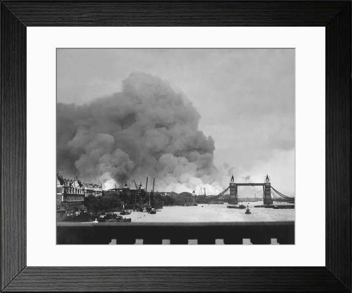 Framed Print : The first mass German air raid on London, during World War 2. Tower Bridge stands out against a background of smoke and fires. Sept. 7, 1940. (BSLOC_2013_11_84)