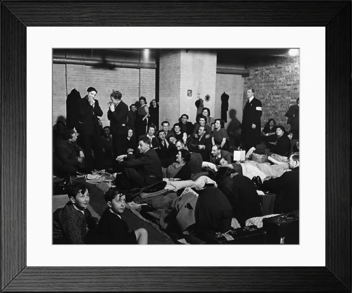 Framed Print : World War 2, Battle of Britain. London civilians in a West End bomb shelter during the Blitz. Ca. 1940-41. (BSLOC_2013_11_98)