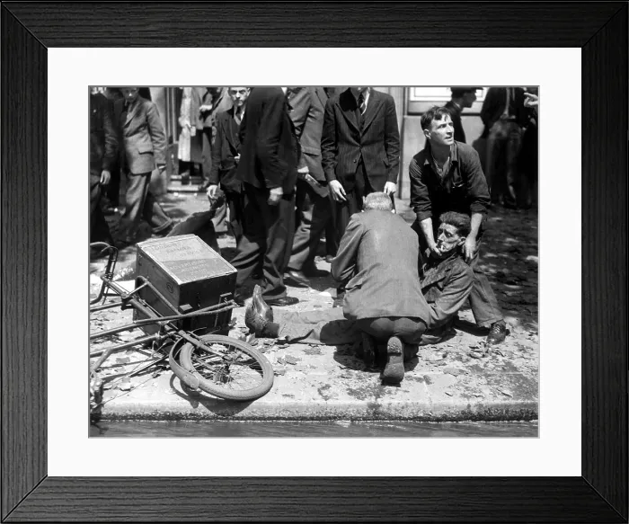 Framed Print : Man injured by V-1 Buzz-bomb in London, 1944