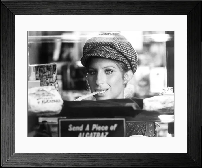 Framed Print : WHAT'S UP, DOC?, Barbra Streisand, 1972