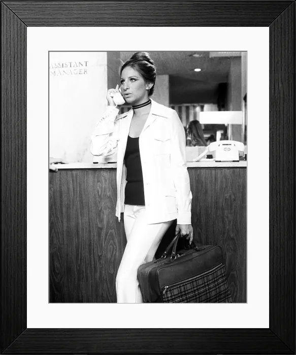 Framed Print : WHAT'S UP, DOC?, Barbra Streisand, 1972