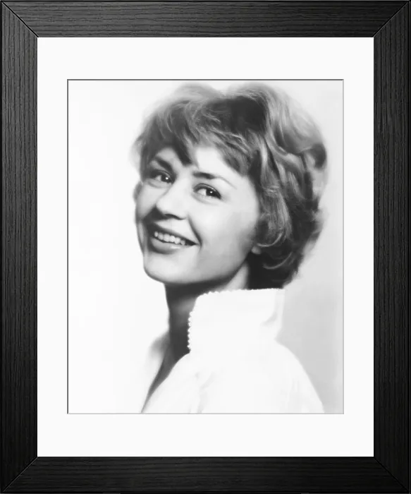 Framed Print : THROUGH A GLASS DARKLY, (aka SASOM I EN SPEIGEL), Harriet Andersson, 1961