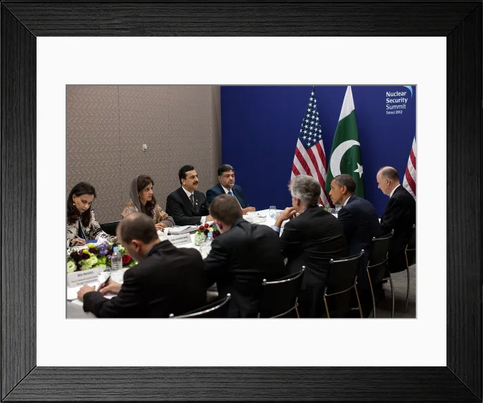 Framed Print : Nuclear Security Summit in Seoul, Republic of Korea. Meeting between Prime Minister Yousaf Raza Gillani of Pakistan and President Barack Obama, March 27, 2012. (BSLOC_2015_3_190)
