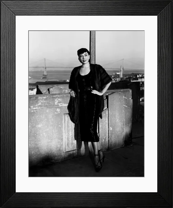 Framed Print : THE SNIPER, Marie Windsor, on location in San Francisco, 1952