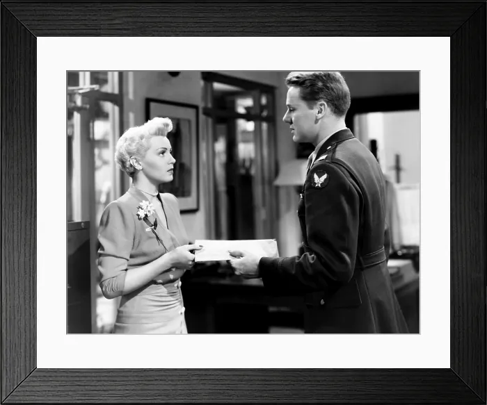 Framed Print : WEEKEND AT THE WALDORF, from left, Lana Turner, Van Johnson, 1945