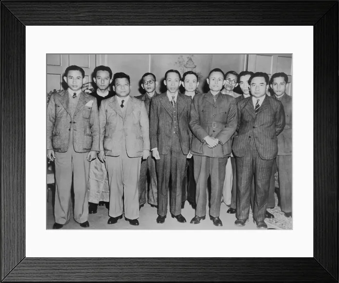 Framed Print : U Aung San, Deputy Chairman of the Executive Council of Burma, with Burmese delegation. London, 1947