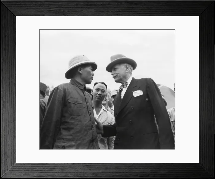 Framed Print : Mao Zedong and U.S. Ambassador Patrick Hurley at Chongqing (Chungking) airport. They were traveling to peace negotiations with Chiang Kai-shek in Chongqing
