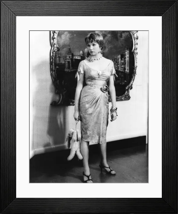 Framed Print : SOME CAME RUNNING, Shirley MacLaine, 1958