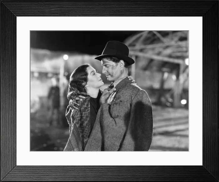 Framed Print : THE CITADEL, from left: Rosalind russell, Robert Donat, 1938 Framed Print : THE CITADEL, from left: Rosalind russell, Robert Donat, 1938