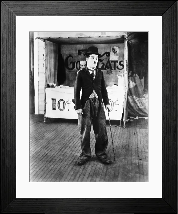 Framed Print : THE CIRCUS, Charles Chaplin, 1928 Framed Print : THE CIRCUS, Charles Chaplin, 1928