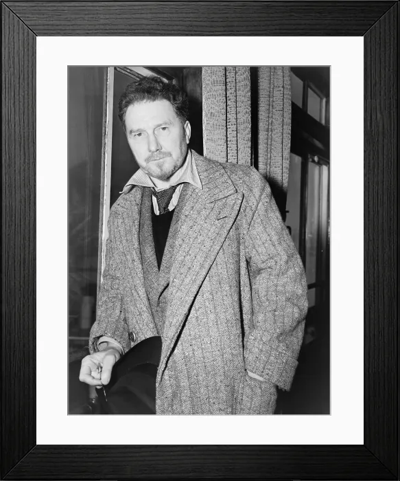 Framed Print : Ezra Pound, American born modernist poet who embraced European fascism in the 1930s Framed Print : Ezra Pound, American born modernist poet who embraced European fascism in the 1930s