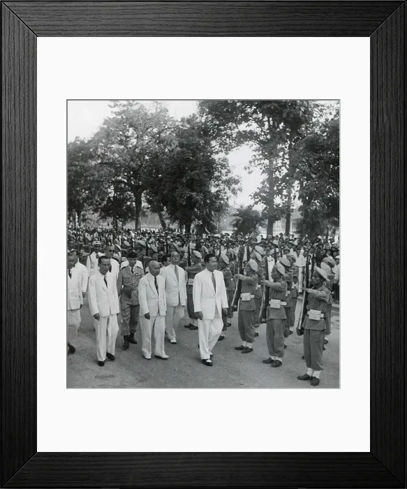 Framed Print : Bao Dai holds an inspection of Vietnamese troops. Ca. 1949-55. After the Geneva Agreement of 1954, Bao Dai appointed Ngo Dinh Diem as Prime Minister