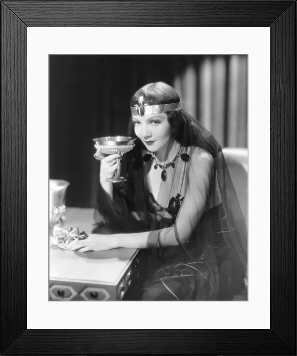 Framed Print : CLEOPATRA, Claudette Colbert in costume designed by Travis Banton, 1934 Framed Print : CLEOPATRA, Claudette Colbert in costume designed by Travis Banton, 1934