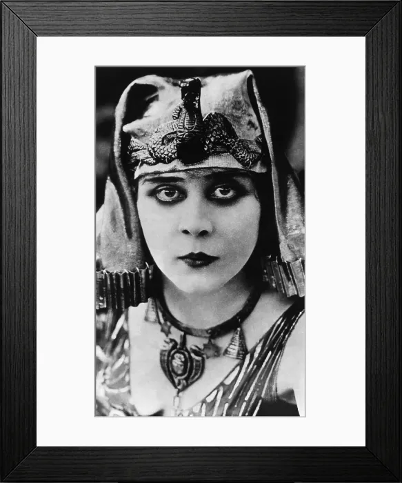 Framed Print : CLEOPATRA, Theda Bara, 1917 Framed Print : CLEOPATRA, Theda Bara, 1917