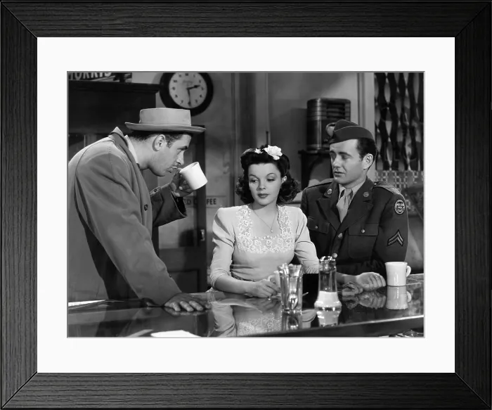 Framed Print : THE CLOCK, Keenan Wynn, Judy Garland, Robert Walker, 1945 Framed Print : THE CLOCK, Keenan Wynn, Judy Garland, Robert Walker, 1945