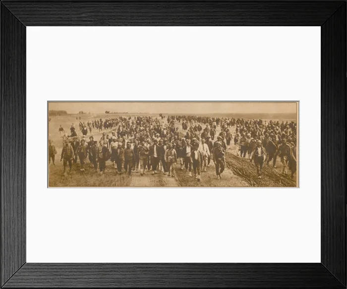 Framed Print : Greek refugees were forced from their homes in Turkey, abandoning practically all their possessions to seek safety in other lands. December 1922 Framed Print : Greek refugees were forced from their homes in Turkey, abandoning practically all their possessions to seek safety in other lands. December 1922