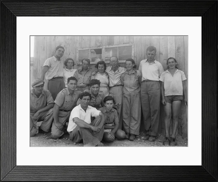 Framed Print : Group of Jewish immigrants harvesting hay on the Ein Gev Kibbutz on the east side of the Sea of Galilee. The Kibbutz was founded in 1937 during the British Mandate of Palestine