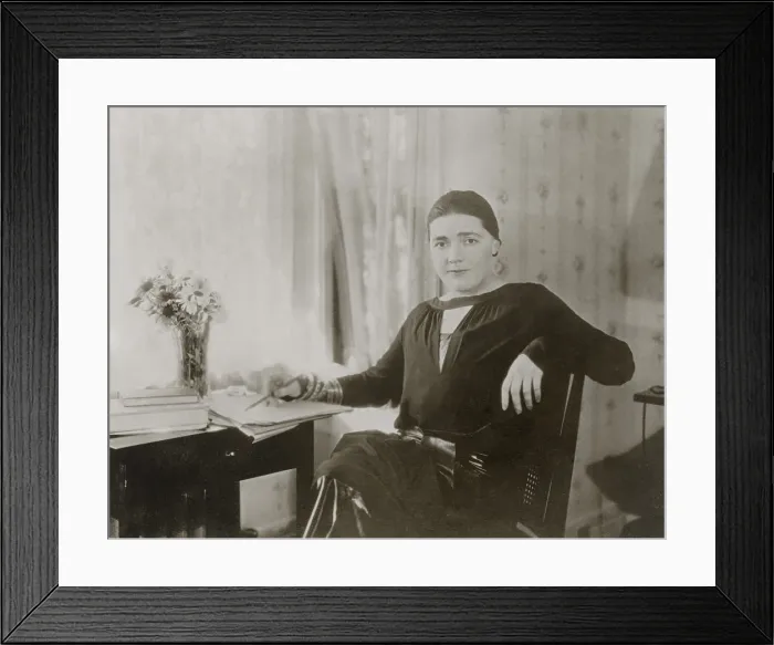 Framed Print : Fannie Hurst, American novelist and short story writer, flourished in the 1920s and 1930s. Her short stories, HUMORESQUE and SYMPHONY OF SIX MILLION were made into films Framed Print : Fannie Hurst, American novelist and short story writer, flourished in the 1920s and 1930s. Her short stories, HUMORESQUE and SYMPHONY OF SIX MILLION were made into films