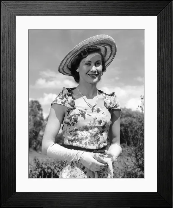 Framed Print : WHERE NO VULTURES FLY, (aka IVORY HUNTER), Dinah Sheridan, 1951 Framed Print : WHERE NO VULTURES FLY, (aka IVORY HUNTER), Dinah Sheridan, 1951