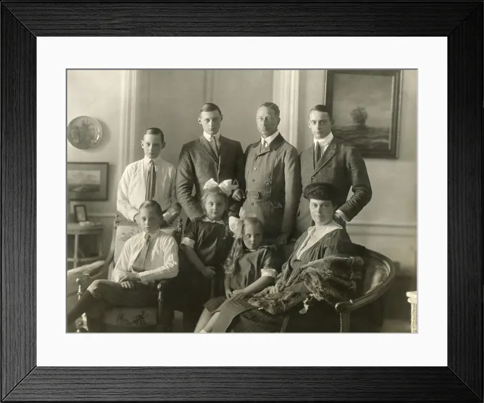Framed Print : Former German Crown Prince Wilhelm with his wife and children in Castle Oels, Silesia, c. 1920 Framed Print : Former German Crown Prince Wilhelm with his wife and children in Castle Oels, Silesia, c. 1920