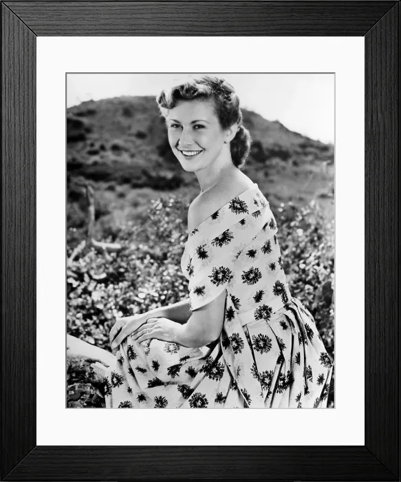 Framed Print : WHERE NO VULTURES FLY, (aka IVORY HUNTER), Dinah Sheridan, 1951 Framed Print : WHERE NO VULTURES FLY, (aka IVORY HUNTER), Dinah Sheridan, 1951