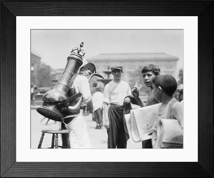 Framed Print : Lebanese-Syrian peddler selling serbet, a tradionalion soft drinks flavored with fruit juice, flower extracts