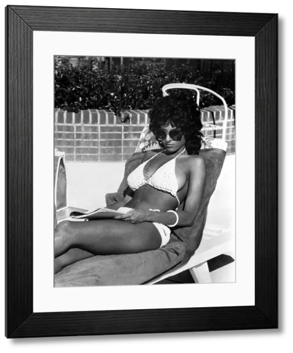 Framed Print : COFFY, Pam Grier, 1973 Framed Print : COFFY, Pam Grier, 1973