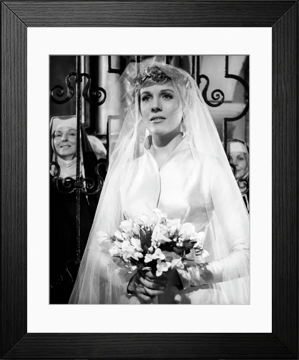 Framed Print : THE SOUND OF MUSIC, Anna Lee, Julie Andrews, 1965, TM and Copyright (c)20th Century Fox Film Corp. All rights reserved. Courtesy: Everett Collection