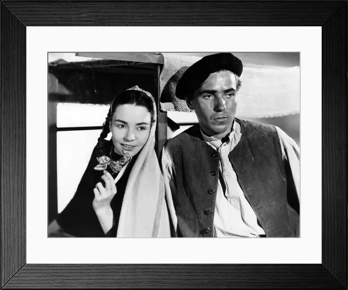Framed Print : THE SONG OF BERNADETTE, Jennifer Jones, William Eythe, 1943. TM and Copyright 20th Century Fox Film Corp. All rights reserved. Courtesy: Everett Collection