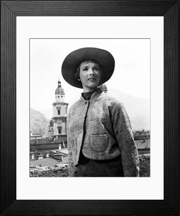 Framed Print : THE SOUND OF MUSIC, Julie Andrews, 1965, TM and Copyright (c) 20th Century Fox Film Corp. All rights reserved. Courtesy: Everett Collection