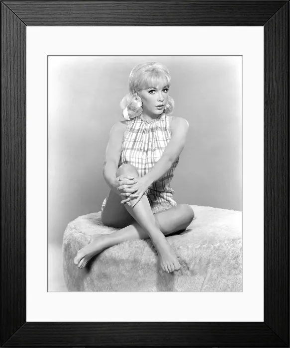 Framed Print : SOL MADRID, Stella Stevens, 1968