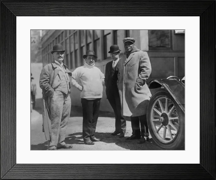 Framed Print : Boxer Jack Johnson (far right) and his manager, George Little (2nd from left) (BSLOC_2018_4_157)