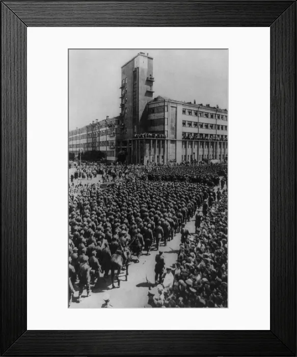 Framed Print : World War 2 German prisoners paraded through Moscow in 1944