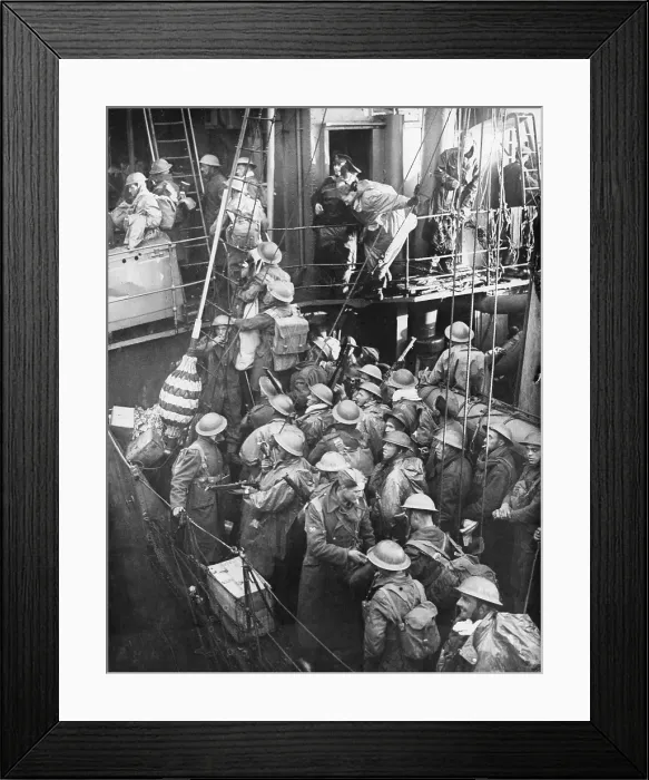 Framed Print : British Expeditionary Force soldiers board a destroyer at Dunkirk, France Framed Print : British Expeditionary Force soldiers board a destroyer at Dunkirk, France