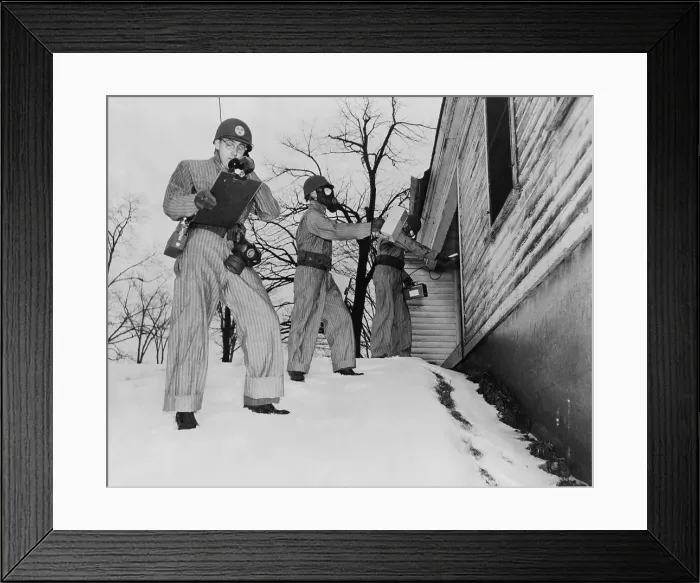 Framed Print : Demonstration of radiation detection by technicians from the Knolls Atomic Power Laboratory. Schenectady, New York. Ca