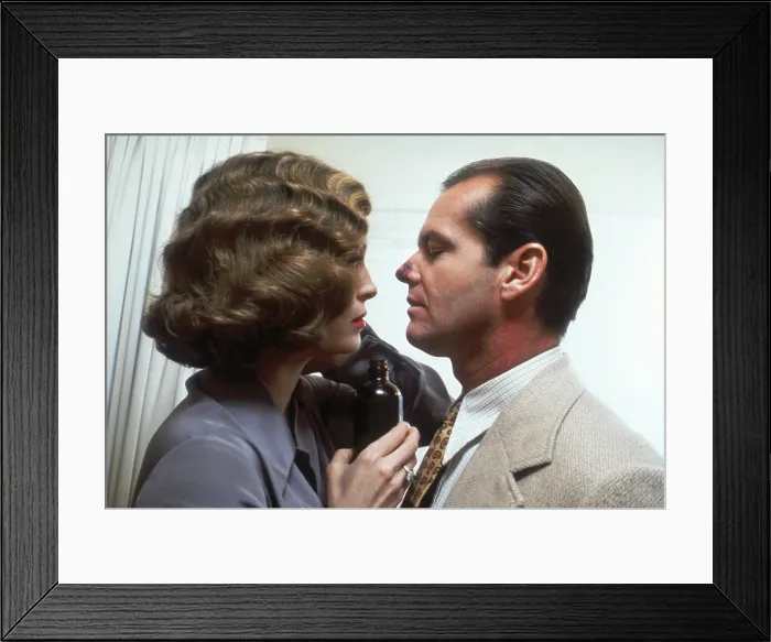 Framed Print : CHINATOWN, Faye Dunaway, Jack Nicholson, 1974 Framed Print : CHINATOWN, Faye Dunaway, Jack Nicholson, 1974
