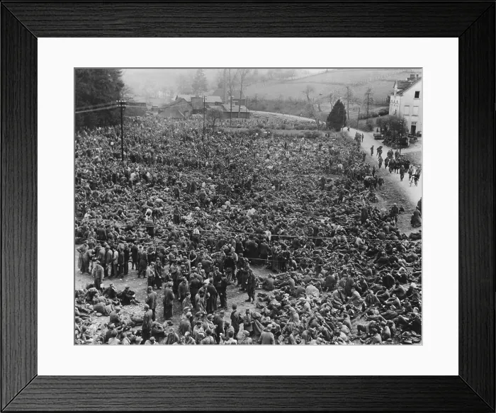 Framed Print : Thousands of German POWs captured by American Airborne troops in the Ruhr. 1945, during World War 2. (BSLOC_2013_14_296) Framed Print : Thousands of German POWs captured by American Airborne troops in the Ruhr. 1945, during World War 2. (BSLOC_2013_14_296)