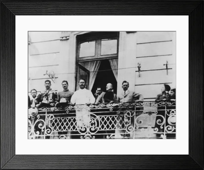 Framed Print : Alvaro Obregon speaking in Mexico City from a balcony near the National Palace, c. 1920
