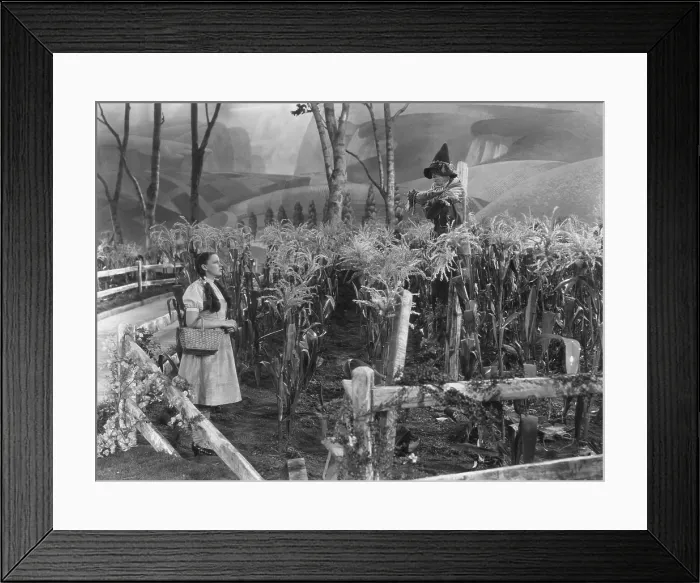 Framed Print : THE WIZARD OF OZ, from left: Judy Garland, Ray Bolger, 1939 Framed Print : THE WIZARD OF OZ, from left: Judy Garland, Ray Bolger, 1939