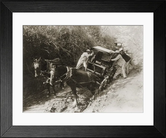 Framed Print : Three men in suits push a horse-drawn carriage stuck in the mud on a Puerto Rican road in 1912. LC-DIG-hec-01567 Framed Print : Three men in suits push a horse-drawn carriage stuck in the mud on a Puerto Rican road in 1912. LC-DIG-hec-01567